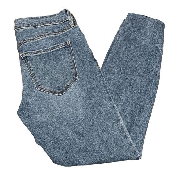 Old Navy Mid-Rise Destructed Super Skinny Jeans - Picture 3 of 15